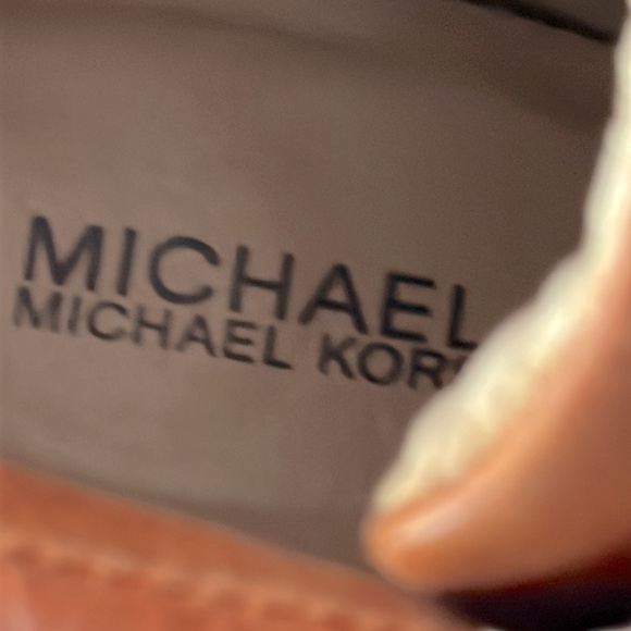 New Michael Kors lace up ankle boots/booties in caramel color, size 10 - Picture 3 of 9